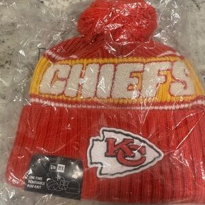 New Era Kansas City Chiefs Beanie in Red and Gold